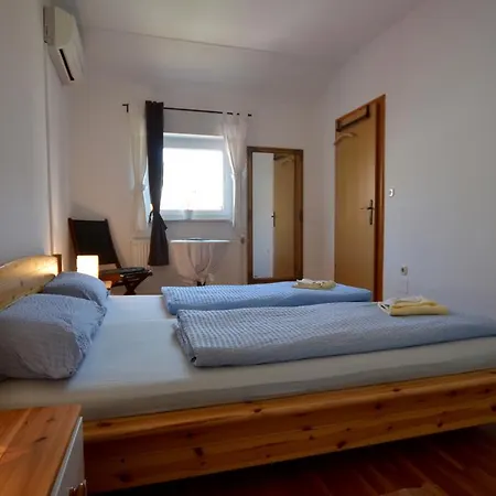 Apartment Akaju *