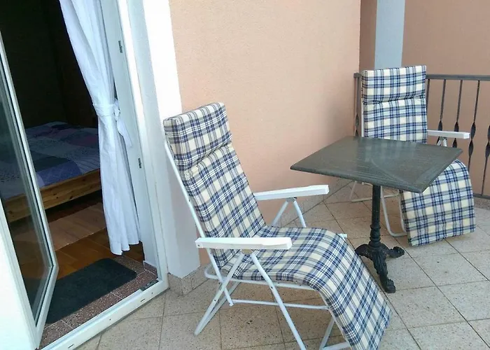 Akaju ロヴィンスコ・セロ