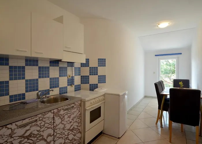 Akaju ロヴィンスコ・セロ