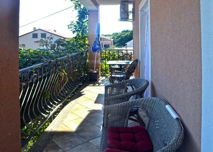 Akaju アパート ロヴィンスコ・セロ